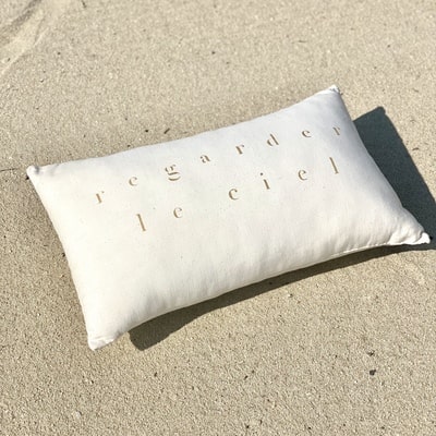 Coussin lin écru « regarder le ciel »